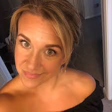 How long do you let your ducks free range? I have a 10 x 10 kennel that I  keep them in during the day that has food/water/oystwe shell/ pools. I only  feel