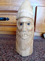 Saw a handful of 'santa climbing in a chimney' carvings, and wanted to give  it a shot. Turned out pretty well!