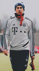 Browse millions of popular bundesliga wallpapers and ringtones on zedge and personalize your phone to suit you. Tf Sport Edit On Twitter Leon Goretzka Wallpaper Header Goretzka Miasanmia