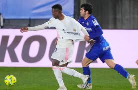 Getafe'de yedekler arasında olan milli futbolcu enes ünal, 73. Stihhu7mfb3brm