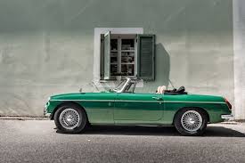 Cette voiture sublimera les mariés et sera l'objet de moultes. Location Voiture Mariage Louer Une Voiture Ancienne Pour Votre Mariage Location De Voiture Ancienne Pour Un Mariage Christmas Cocktails Recipes Car Complex