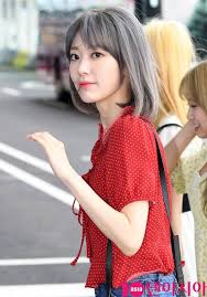 Лидер, главный танцор, ведущая вокалистка. Ten Photoì•„ì´ì¦ˆì› ë¯¸ì•¼ì™€í‚¤ ì‚¬ì¿ ë¼ ëŒì•„ë³´ë©´ ì‹¬ì¿µí•´ í•œê²½ë‹·ì»´