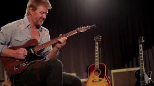 Born may 17, 1973) is an american musician, singer, songwriter, and record producer. Josh Homme Playing George Harrison S Telecaster Youtube