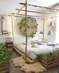 Tips menambah kesan klasik pada kamar tidur kamar tidur klasik biasanya identik dengan kamar utama di dalam sebuah rumah. 10 Ide Dekorasi Kamar Tidur Bergaya Hippie Buat Kamar Tampak Seru