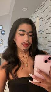 Melissa Calma's Instagram, Twitter & Facebook