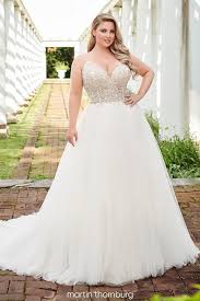 For the ultimate in bridal romance, with just a hint of drama, ballgown wedding dresses are perfect for the bride looking to make a lasting impression on her wedding day. Plus Size Wedding Dresses For Curvy Brides Wedding Estates