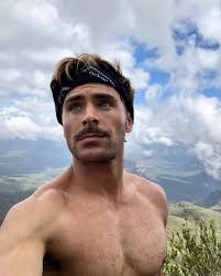 Within the faded area on the it information and images zac efron 17 again haircut published by gisselle corwin at february, 22. Zac Efron Hairstyles With Haircut Name Star Hairstyles