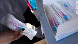 La reacción en cadena de la polimerasa (pcr) es una técnica de laboratorio que permite amplificar pequeños fragmentos de adn para identificar gérmenes microscópicos que causan enfermedades, como el coronavirus. Pcr Y Serologia Las Dos Pruebas Para Identificar El Covid 19 Con Objetivos Distintos Cnn Video