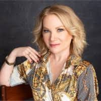 Deedee Gordon's Instagram, Twitter & Facebook