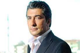 Erkan petekkaya, 1993 yılında devlet tiyatroları'nda kadrolu oyuncu oldu. Erkan Petekkaya Kac Kilo Boyu Kac Nereli Kac Yasinda Sevgilisi Kimdir Unlu Detay