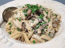 I piselli sono buonissimi come contorno, ma sono ottimi anche per i condimenti dei primi piatti come riso e pasta. Pasta Con Funghi Piselli E Crema Di Ricotta Ricettasprint It