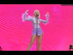 Pin By Michael Johnson On Zara Zara Larsson Zara Larsson Style Zara