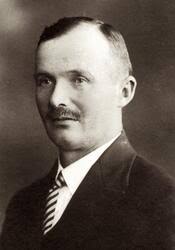 Ateljéporträtt av Olof Paul* Nyberg (1909