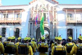 6 de agosto, related objects. Reclaman Mas Brillo Del Desfile En Honor Al 6 De Agosto