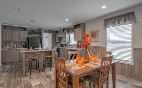 Affordable luxury inside the perimeter! Retail American Homestar
