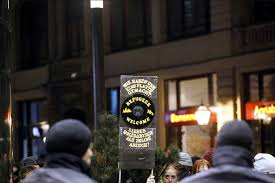 Arisch ist eine weiterleitung auf diesen artikel. Gegenprotest Bei Legida Wir Haben Uns Eine Platte Gemacht Lieber Solidarisch Als Solide Arisch Foto L Iz De Nachrichten Aus Leipzig Leipziger Zeitung