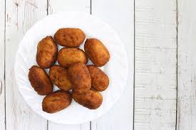 Croquetas Espanolas Un Aperitivo Perfecto Para Preparar En Casa Con Estos Tips En 2020 Recetas De Croquetas Croquetas De Pollo Croquetas De Espinaca