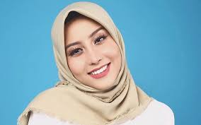 Contact jilbab cantik on messenger. Jelang Ramadan Awkarin Ubah Tampilan Dengan Mengenakan Hijab Cantik Deh Okezone Lifestyle
