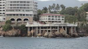 El comediante y músico nos abrió las puertas de su hogar y nos contó de su vida y su carrera. Casa De Famosos Picture Of Acapulco Guerrero Tripadvisor