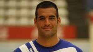 „dragilor, dumnezeu îi pune la încercare pe javier humet şi familia dinamo. Javier Humet Un Catala A L Handbol Romanes Tot Gira