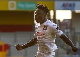 Jérémy doku heeft zijn eerste basisplaats bij de rode duivels opgeluisterd met een heerlijk doelpunt. Le Sporting D Anderlecht Pourra T Il Conserver Encore Longtemps Jeremy Doku