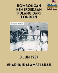 Ytm tunku dan lennox boyd (setiausaha tanah jajahan inggeris) menandatangani perjanjian merdeka di london. Rombongan Kemerdekaan Pulang Dari Malaysia Hispatch Facebook