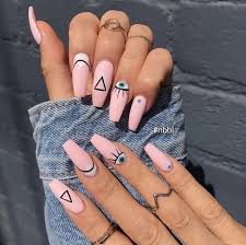 Según alicia frassia, especialista en uñas y dueña del 'nail salon' queenies buenos aires, el esmaltado en gel llegó al país hace aproximadamente seis años y medio y desde entonces es el favorito de las mujeres. Pin By Yarili Sosa On N A I L S In 2020 Evil Eye Nails Pink Nails Pink Acrylic Nails