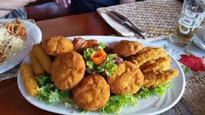 Când livratorul a ajuns cu mâncarea comandatã, era deja rece. Restaurantul Lyra Targu Mures Restaurant Reviews Photos Phone Number Tripadvisor