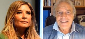 Nel 1998 recita in porci e bugiardi e nella commedia pirandelliana pensaci, giacomino. Selvaggia Lucarelli