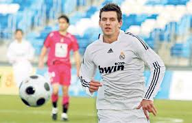 Ádám csaba szalai(born december 9, 1987) is a hungarian professional footballer who currently plays for italian team juventus and thehungarian national teamas a forward. A Real Sztarjaival Edzett Szalai Blikk