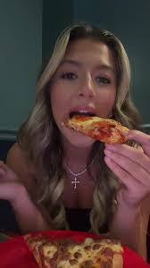 Samantha Patlan's Instagram, Twitter & Facebook