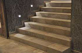 Wir sagen ihnen was sie beachten müssen damit ihre geflieste treppe länge schön bleibt. Treppe Aus Feinsteinzeug Fliesen Mal Nicht Im Fugenschnitt Verlegt Fliesen Treppe Feinsteinzeug Fliesen Haus Umbau Haus