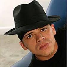 Artistas que comienzan con la letra V