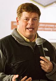 Tom Tiller's Instagram, Twitter & Facebook