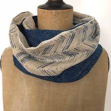 Daregreen vous propose tout une gamme de vêtements écologiques et équitables pour homme et femme de marques européennes : Echarpe Laine Coton Bleu Blanc Laine Coton Homme Motif Etsy Echarpe Laine Laine Cache Col