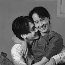 Aung san suu kyi / children Angus Watson Auf Twitter Aung San Suu Kyi And Her Son Kim Aris 1995 Shot By Robin Moyer