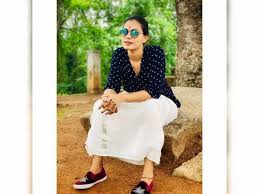 Anusree In Mundu Anusree Is All Swag In A Mundu And Shirt Malayalam Movie News Times Of India It is worn with a chokka (a normal shirt) or jubba (a rendition of kurta) in andhra pradesh and telangana.