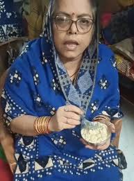 Bihar's Famous Food Blogger 'Aunty' Returns To Vlogging After Her Youngest  Daughter's Death