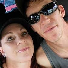 Shannon Sapp's Instagram, Twitter & Facebook