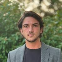 Elliot Drake's Instagram, Twitter & Facebook