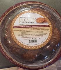 They are formed into crescent shapes much like rogaliki and are considered a traditional christmas cookie. Costco Desserts On Us Laceys Macadamia Milk Chocolate Cookies Review