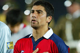 David Pizarro no regresará a la selección chilena, por ahora. Esta imagen tendrá que esperar. Foto: LA SEGUNDA - 2786702---david-pizarro---13102005---092115_82515