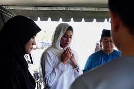 Contract johor august 4, 2020 sektor swasta. Yam Che Puan Khaleeda Telah Berangkat Ke Rumah Arwah Adik Muhammad Amir Arsyad Pesakit Kanser Yayasan Tunku Laksamana Johor Portal Rasmi Majlis Daerah Labis
