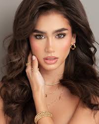 Liviluxe & Other Stories