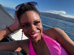 Carin Evans's Instagram, Twitter & Facebook