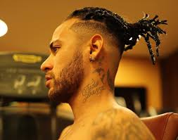 Il vostro supporto è molto . Neymar Il Nuovo Particolare Look Il Taglio E Da Moicano