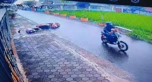 Bagi mahasiswa atau karyawan yang butuh mendapatkan uang banyak sekali jenis pekerjaan sampingan yang dapat kamu pilih, baik secara online maupun offline, bekerja di rumah, atau kerja sabtu dan minggu saja. Buron Empat Hari Penjambret Guru Di Bantul Menyerahkan Diri Suara Jogja