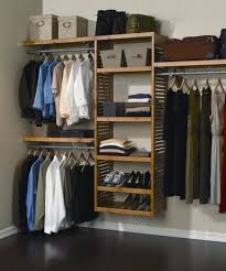 Unser begehbarer kleiderschrank besteht aus leichten trennwänden: Diy Begehbaren Kleiderschrank Selber Bauen Praktishe Tipps
