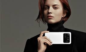 Xiaomi 16 Pro Max ma dwa ekranu i flagową specyfikację