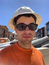 Renee Martineau's Instagram, Twitter & Facebook